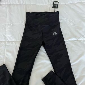 NEW - Ryderwear High Waisted Camo Leggings XS